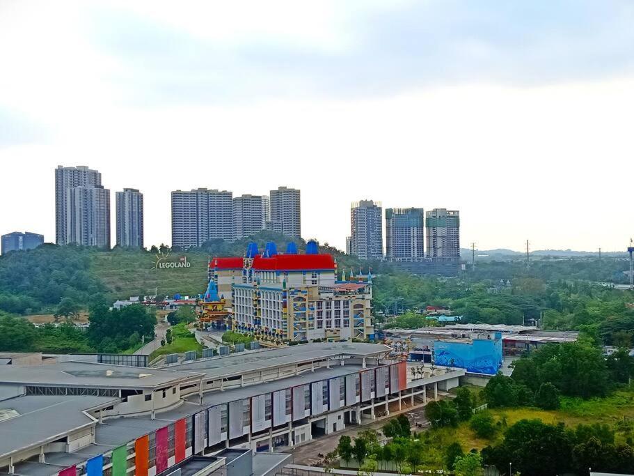 Walk To Legoland * D'pristine * 2br View #6 *