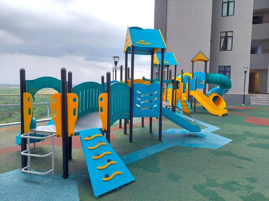Apartment Walk To Legoland * D'pristine * 2br View #6